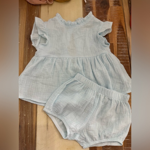 Le Petit Elle gauze outfit 4T - Picture 4 of 6